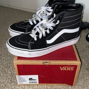 B&W Sk8-Hi Vans size 7.5M/9W